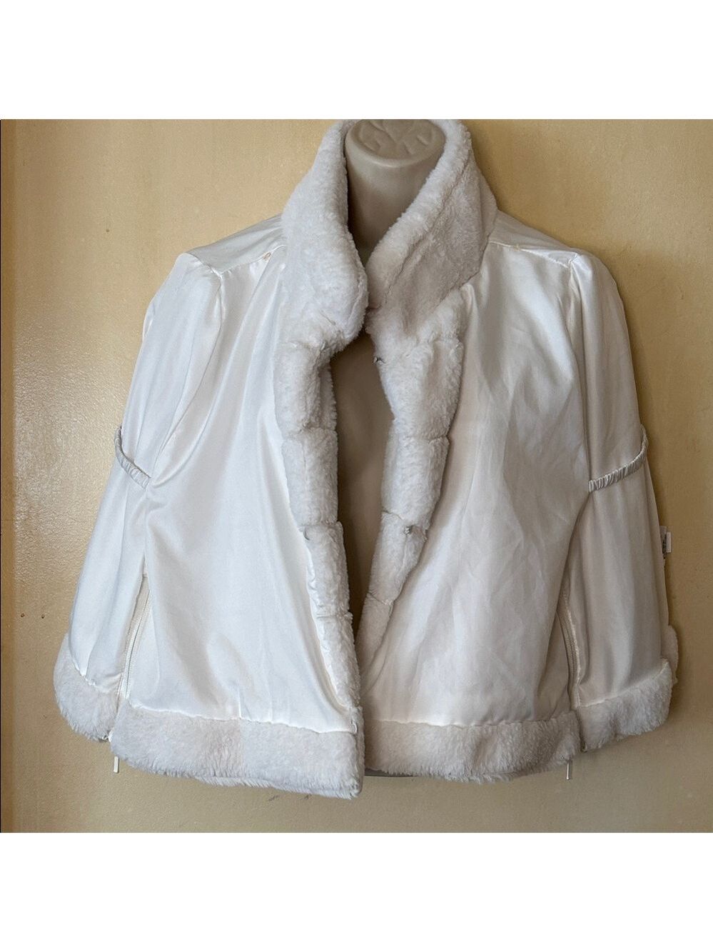BCBGeneration White Faux Fur Cape - Picture 8 of 11
